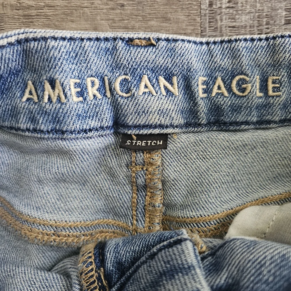 American Eagle Outfitters Stretch High Rise Curvy Mom Jean Size O